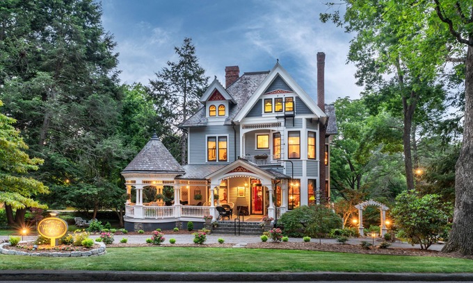Historic Montford Cama Y Desayuno | 1899 Wright Inn and Carriage House