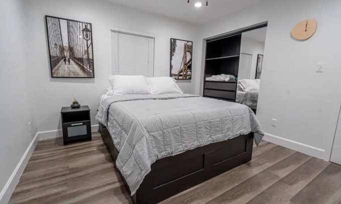 North Hyde Park Casa | #19 - Beautifully styled modern home in Hyde Park Unit B