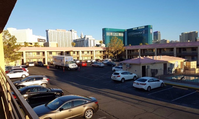 Las Vegas Hotel | $ 19 por la primera noche durante el CES en Travelodge, desayuno GRATIS y wifi GRATIS,