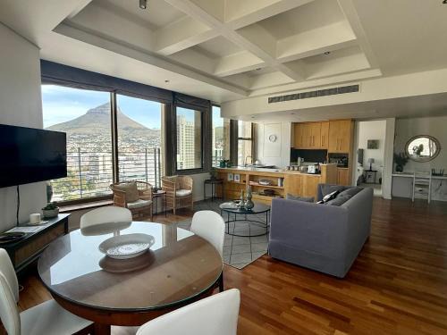 Cape Town City Centre Apartamento | #1903 Cartwright - Two Bedroom Mountain Views