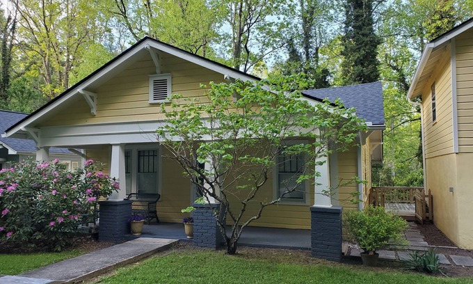 Saluda Casa | 1920's and 2020's...the best of both!