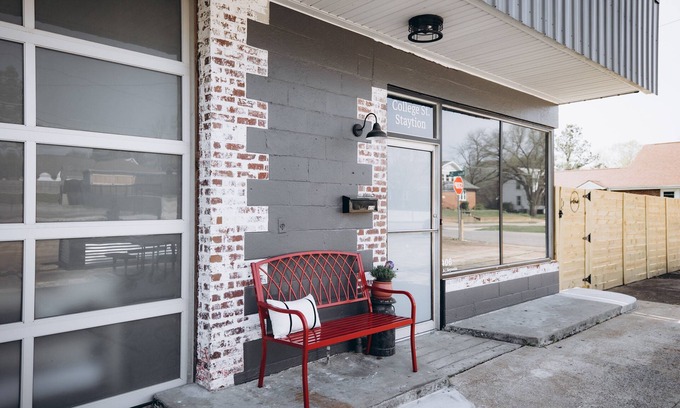Dickson Casa | 1920 Station Reno. Pet friendly! Walking distance to eats, activities, & parks.