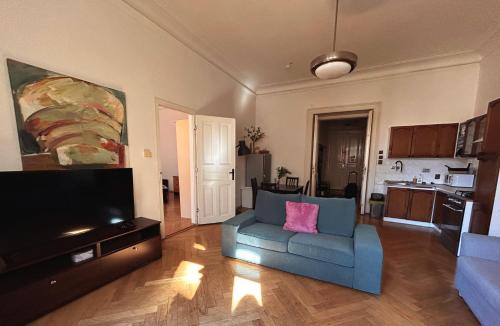 Nove Mesto Apartamento | 1920s Charm apartment by Jerusalem Synagogue in Old Town Center