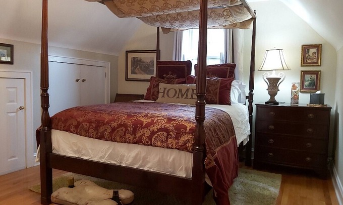 Halifax Apartamento | Halifax Oceanview & Waterfalls-1930 casa de estilo Gingerbread