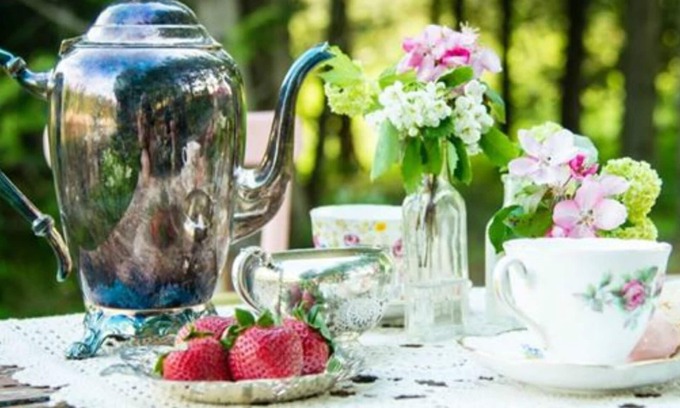Cross Lanes Casa | OLD WOODLAND ACRES BOHO-CLASSIC COTTAGE