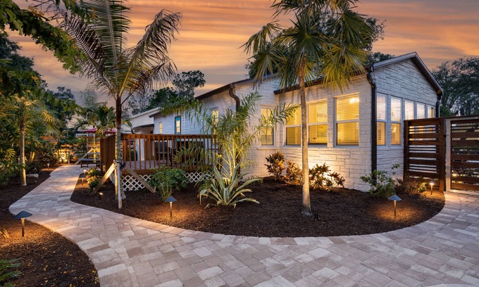 Melbourne Casa | 1939 Downtown Melbourne Bungalow 🍻 Near Beach 🏖 Downtown Melbourne & EGAD