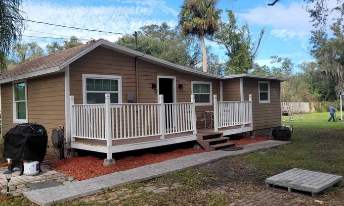 Intercession City Otro | 1957 Cozy tiny home 2 bedroom house close to Disney World