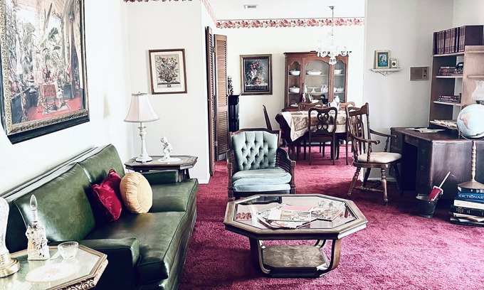 Alvin Casa | 1960's Time Capsule, 4 bedrooms, 5 beds
