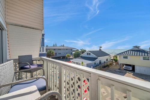 Indian Shores Casa | 19802 Gulf Blvd Unit B
