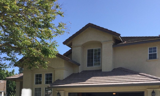 Lathrop Casa | 1994 built Large house 3/3/3 WiFI TV kitchen W/D Tons of Parking