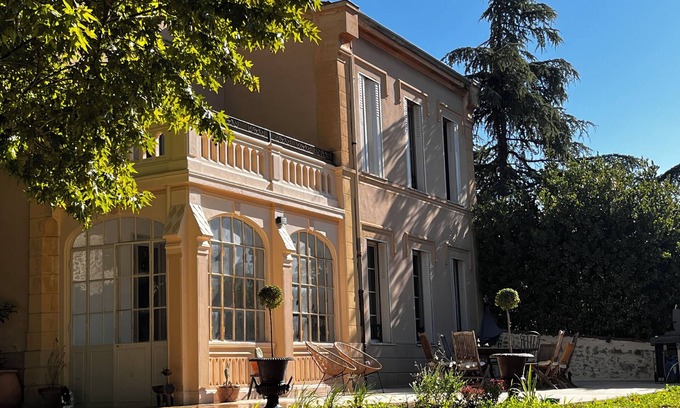 Auriol Otro | 19th century manor house with panoramic view of the Sainte Baume, 15 minutes from the sea