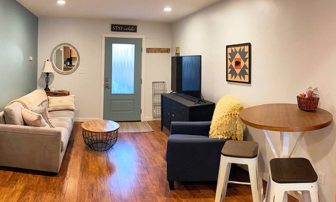 Kings Beach Casa | 1BD/1BA home 5 min walk to beach, bars and food.