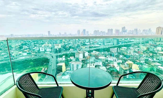 Bangkal Apartamento | 1Bdrm Condo at Makati w Balcony view of Mnla Bay