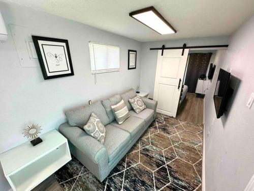 Winter Haven Chalet De Esquí | 1Bed 1Bath Container Home Centrally Located