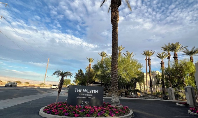 Palm Desert Condominio | 1bed-room villa 820sqft with living room full kitchen at Palm Desert, CA.