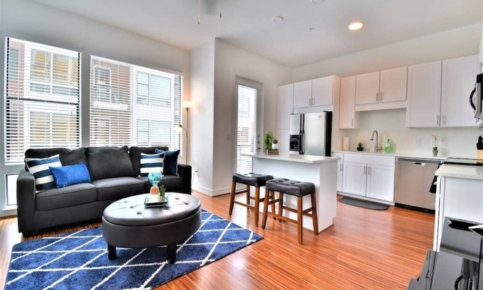 Cityplace Apartamento | Loft # 1 · ★★★★★ 1 BDR Corporate Apt Uptown Dallas / Estacionamiento