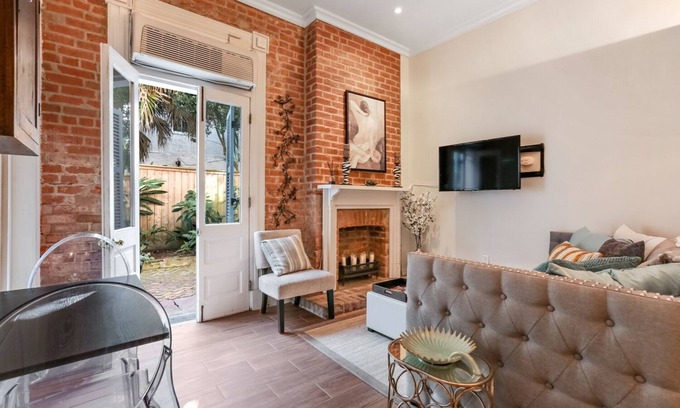 South 7th Ward Condominio | 1BR 1BA Condo w/pool near Bourbon St - 3 min walk