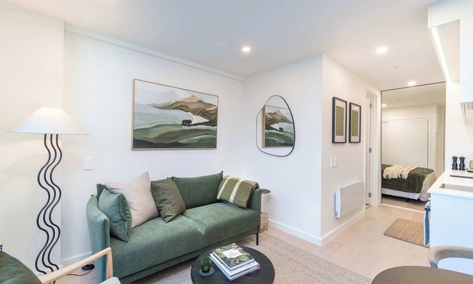 Te Aro Apartamento | 1BR Alpha APT - Central Stay, Top Amenities
