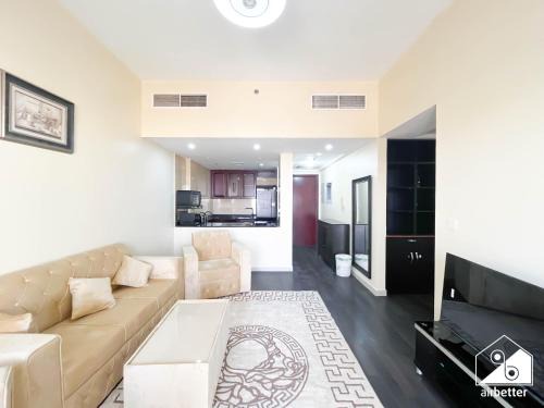 Al Hamra Village Apartamento | 1BR Apartment in RAK with Lagoon View Balcony