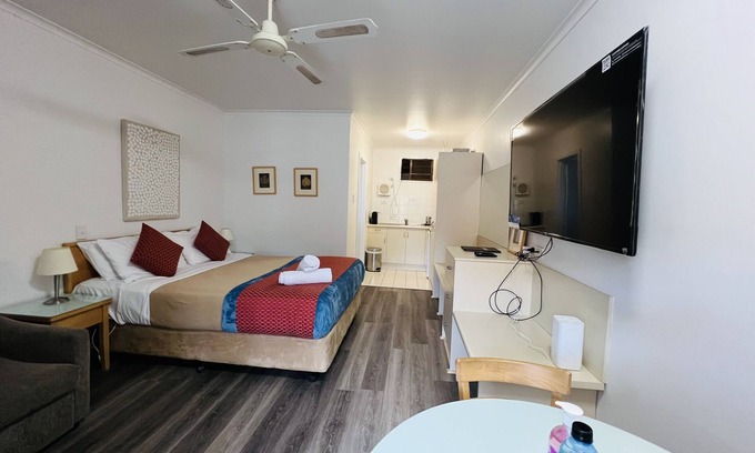 Glenelg North Apartamento | 1BR APT with parking close to beach