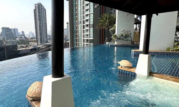 Phra Khanong Nuea Condominio | 1BR-BTS Phra Khanong 1min-Sky Infinity Pool&Gym
