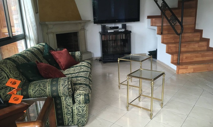 Chia Casa | 1BR | Cerca a Colmena y BBC