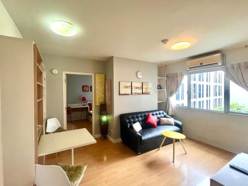 Phra Khanong Nuea Apartamento | 1BR Condo 5 Min to BTS 1000Mbps Fiber Wi-Fi great location