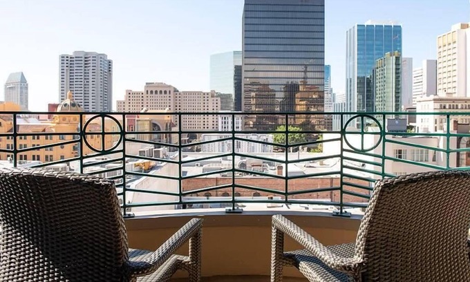 Civic Core Condominio | 1br Condo Gaslamp Quarter & Theme Parks!