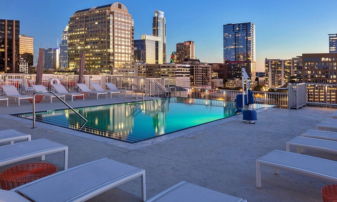 Civic District Condominio | 1BR Condo in Downtown Austin - Walk to West 6th!