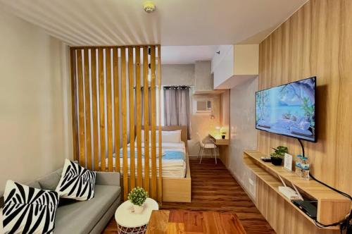 Pembo Hotel | 1BR Condotel Ridgewood Towers Near BGC Airport #RW17