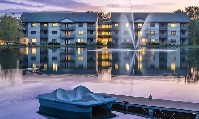 Lake Delton Condominio | 1br Deluxe Condo in Tranquil Wilderness Setting