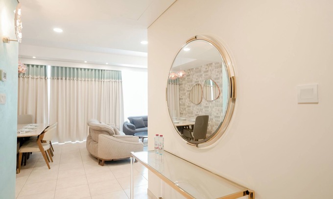 Al Muraqqabat Apartamento | 1BR Equipped King Bed Road view Near the water