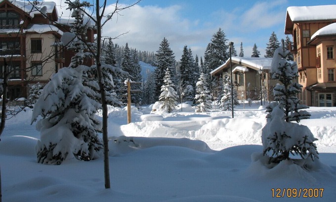 Salt Lake Mountain Resorts Condominio | Suite ejecutiva de 1 habitación en Solitude Village - 300 escalones para telesillas - mejorada