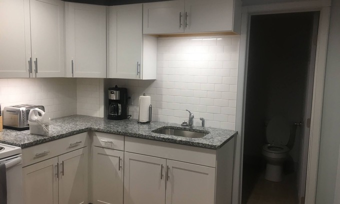 Mohawk Apartamento | 1BR FACTORY APT EN EL MOHAWK ANTIGÜEDADES MALL / RIGHT OFF SALIDA 30 NYS A TRAVÉS!