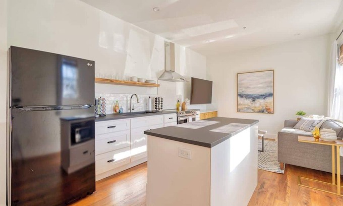 Uptown Apartamento | 1BR Fast WiFi Walk to Dining & Breweries