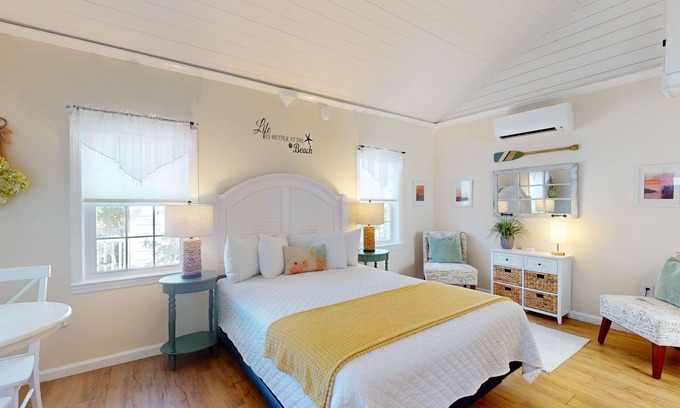 Lower Township Casa | 1BR King Bed Sofa Bed Sleeps 4 POOL - 8