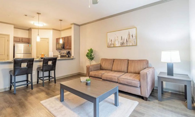 South Nashville Apartamento | 1BR Near Downtown+Parking+Pool+Corporate+Business+Nomad+NICE+Quiet