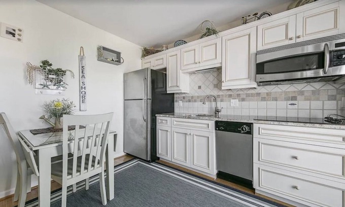 Beach Haven Condominio | 1BR Ocean Block Condo – 140’ from the Beach