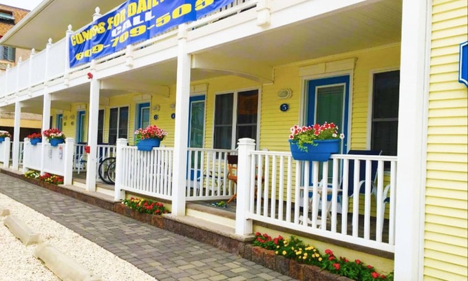 Beach Haven Condominio | 1BR Ocean Block Condo – 140’ from the Beach