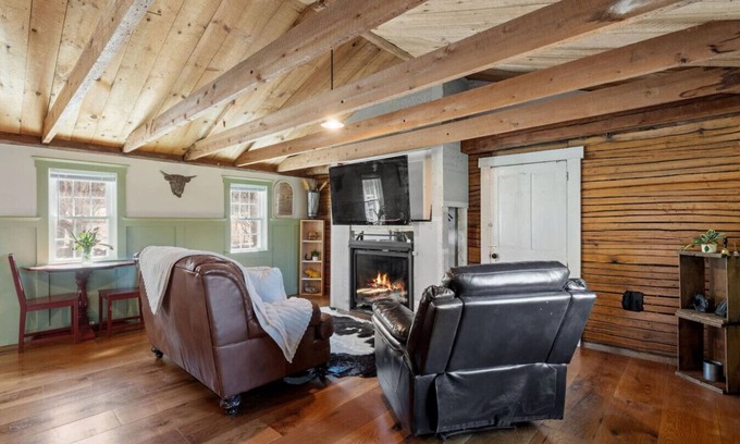 Gilmanton Apartamento | 1BR on Lovely Farm w/ Mtn View!