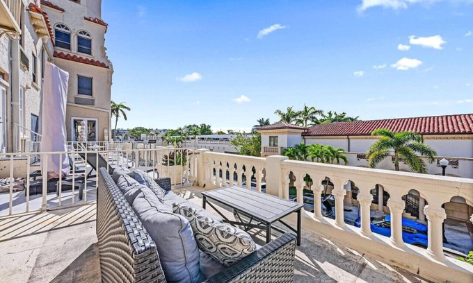 Palm Beach - West Palm Beach Hotel | Coastal View Terrace