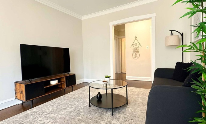Ravenswood Manor Apartamento | 1BR Serene and Cozy Chicago Apt!