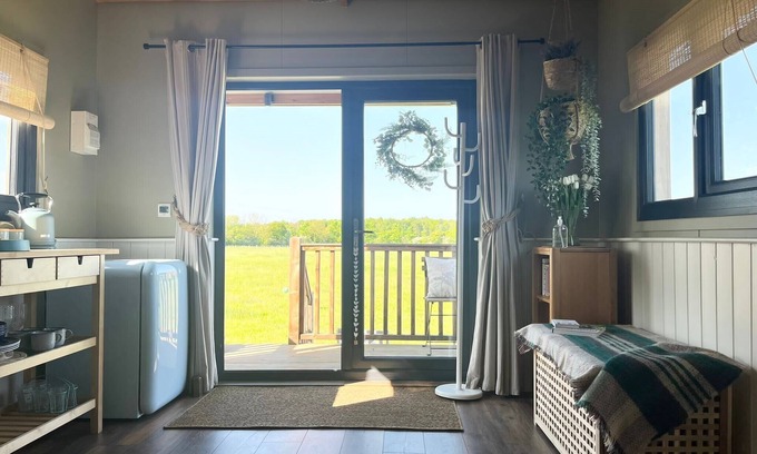 Morpeth Cabina | 1Br-Sleeps2-Field View-Parking-Cabin Experience