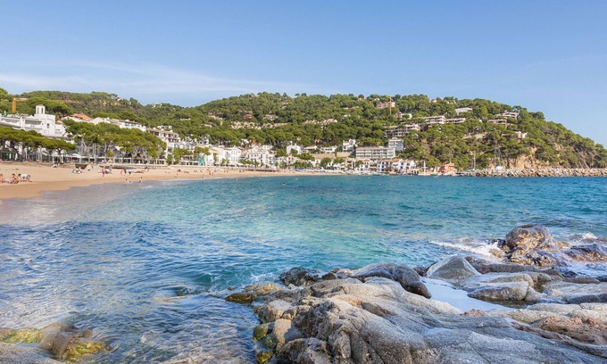 Llafranc Apartamento | 1CYP01 - Duplex for 7 people n the seafront of Llafranc beach