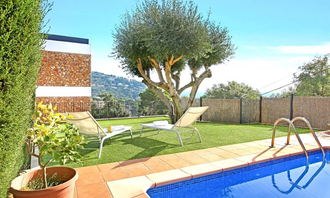 Llafranc Villa | 1ESQ 01 - Casa de 6 habitaciones con jardín y piscina privada situada en Llafranc a 800m de la playa