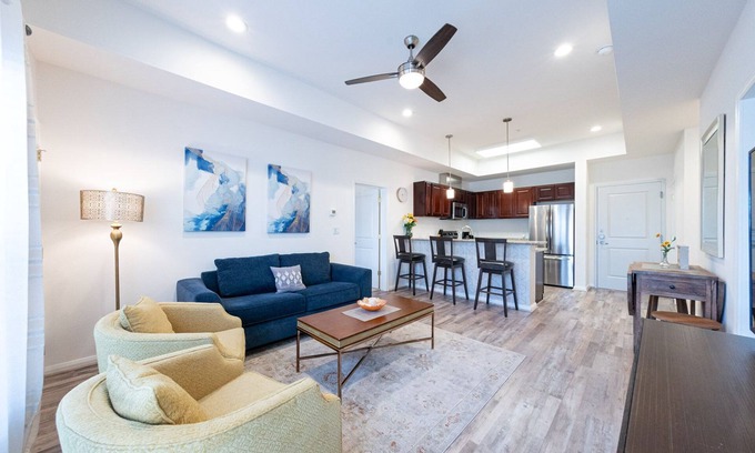 Katy Condominio | 1N| Cozy Urban Living in Lifestyle Center| Charm in KAT