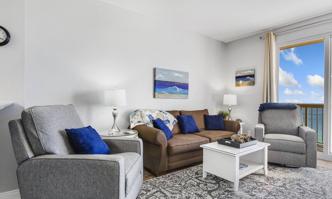 Panama City Beach Condominio | 1PM Check In temprano !!! Sillas de playa incluidas - ¡Camina hasta Pier Park!