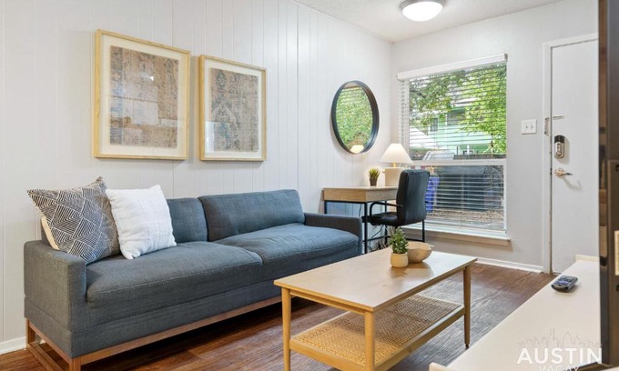 Hyde Park Apartamento | 1st Floor Apt Hyde Park Bathtub and Free Parking