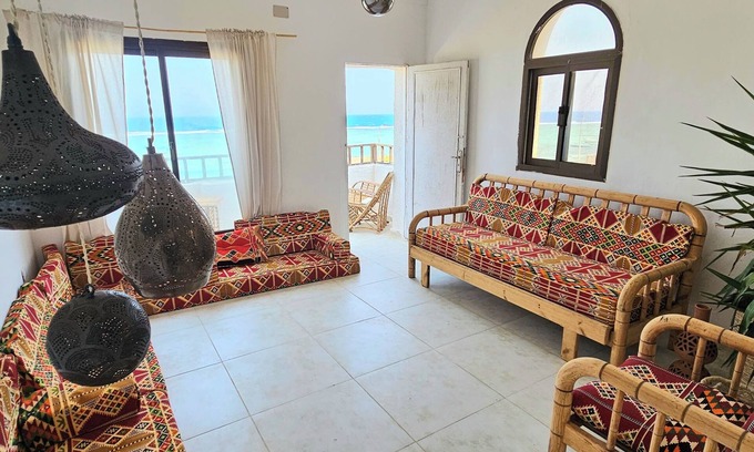 Dahab Apartamento | 1st line beach loft, sleeps 6, 90m2, fully renovated with all amenities No2