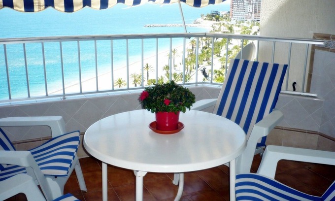 Velilla-Taramay Apartamento | 1ª línea playa. Wifi. AC. frio-calor. Piscina. Tenis. Garaje. Vistas
